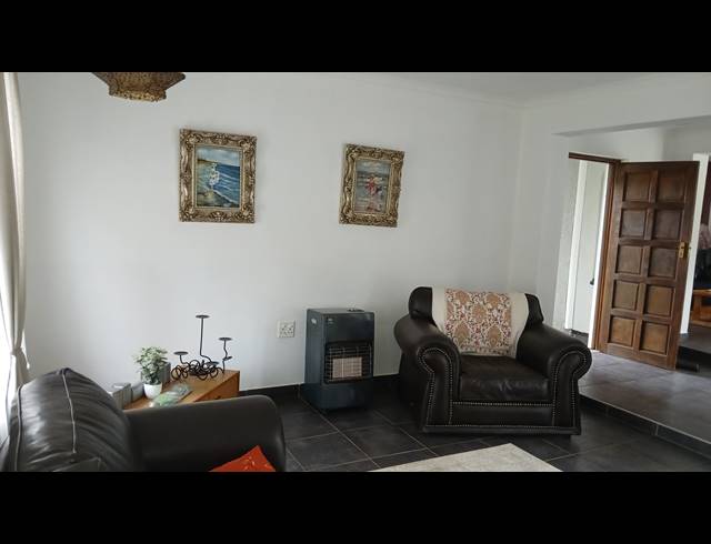3 BEDROOM HOUSE FOR SALE IN HELIKON PARK